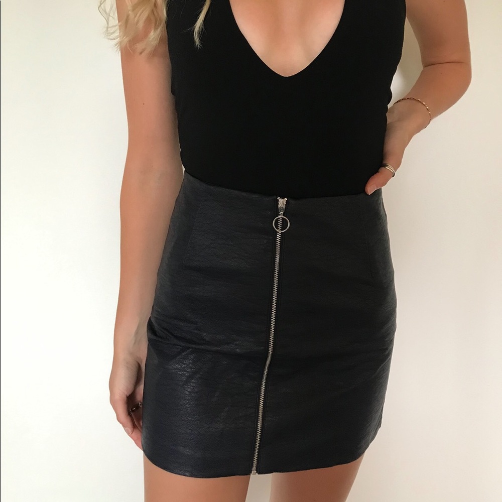 Faux leather skirt from H&M - Picture 2 of 7